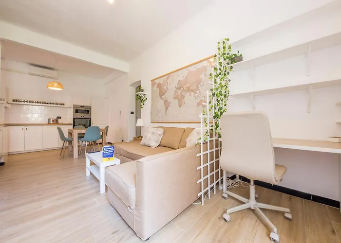 Casaviva - Comfy Modern Trilo In Principe ג'נובה