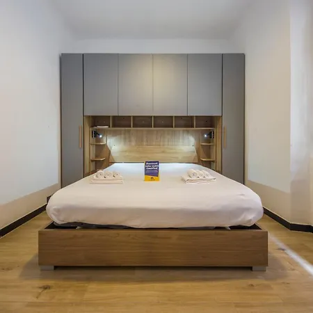 Casaviva - Comfy Modern Trilo In Principe Genua